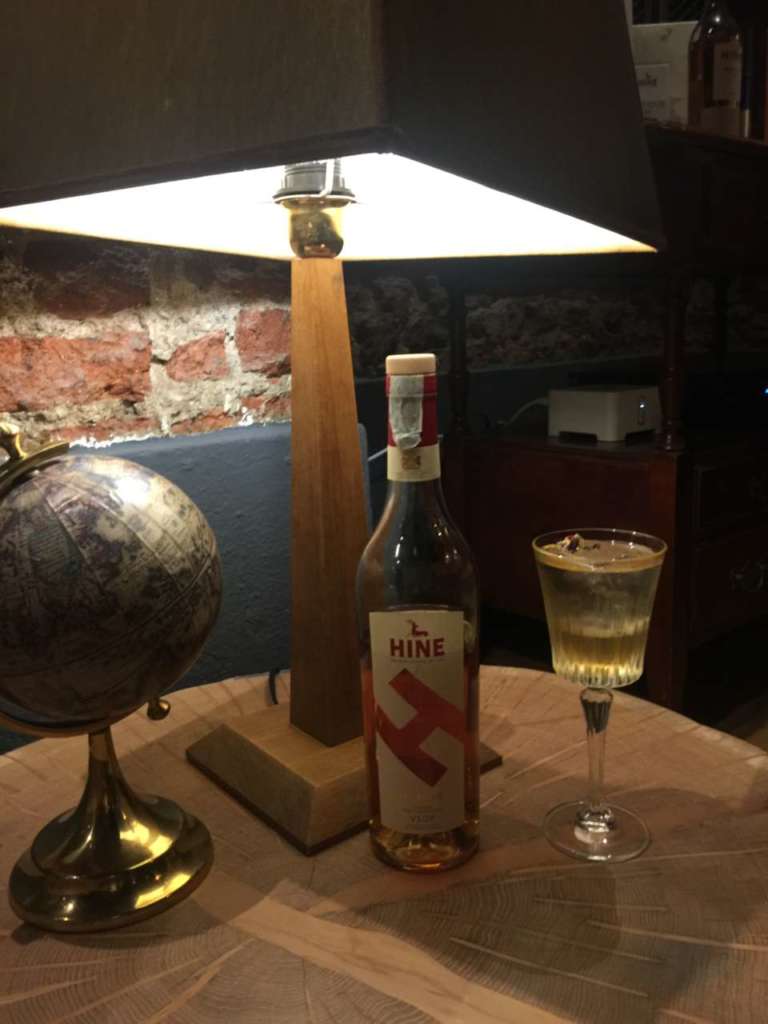 Cocktail da meditazione e conversazione come Italian Reinassence con Cognac Hine