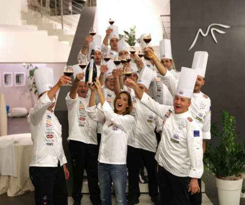 Gli chef della Nazionale Italiana Cuochi brindano con Birra Morena Unica insieme con la madrina Veronica Maya