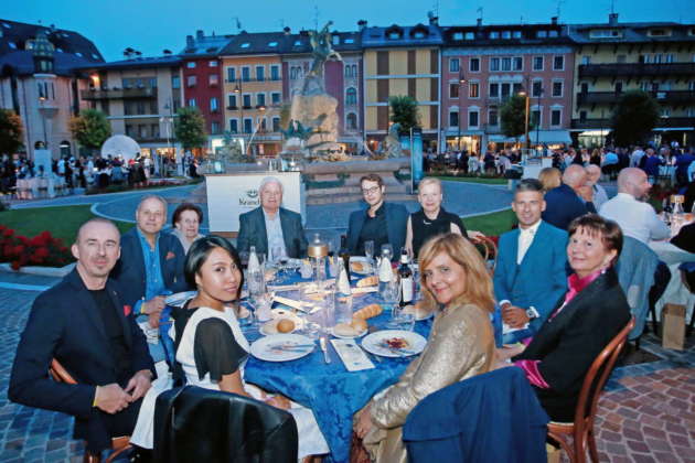 Tavolo d'onore in piazza Carli con Nicola Dal Toso, Francesco Dal Toso e signora, Patrizia Dal Toso e Bruno Vanzan