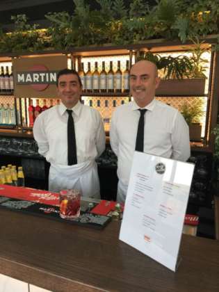 I barman dello storico Bar Basso di Milano alla Terrazza Martini