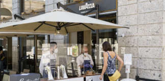 Al Flagship Store Lavazza si unisce la Coffee Station per l'asporto