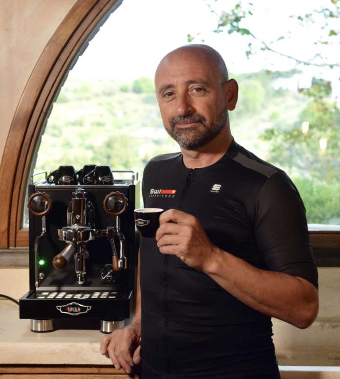 Paolo Bettini e la macchina espresso WMini di Wega