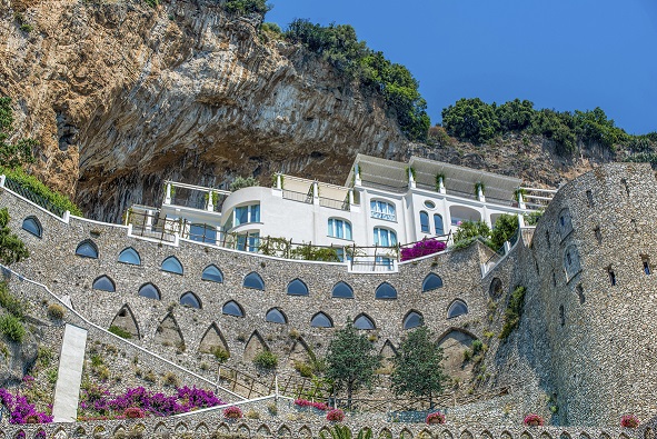 8 Premio Hotel rivelazione dell'anno Borgo Santandrea, Amalfi (Sa)