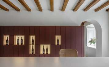 Design Week Casa Masciarelli parete vini_ph. Helenio Barbetta
